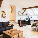 House Maharac With 3 Apartments Till 15 Persons Kamno