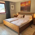 House Maharac With 3 Apartments Till 15 Persons Kamno