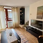 House Maharac With 3 Apartments Till 15 Persons