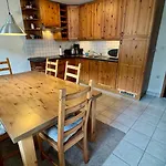 House Maharac With 3 Apartments Till 15 Persons Holiday home Kamno