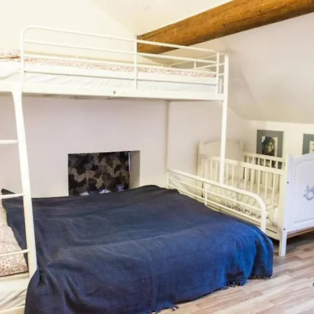 House Maharac With 3 15 Persons * Kamno