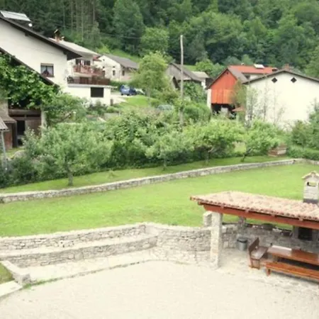 House Maharac With 3 15 Persons * Kamno