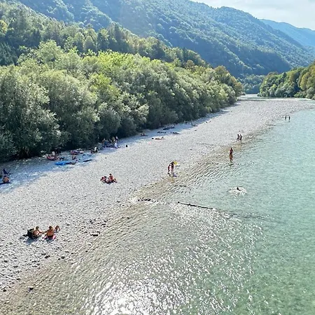 House Maharac With 3 15 Persons *