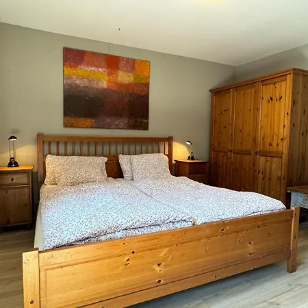 House Maharac With 3 15 Persons