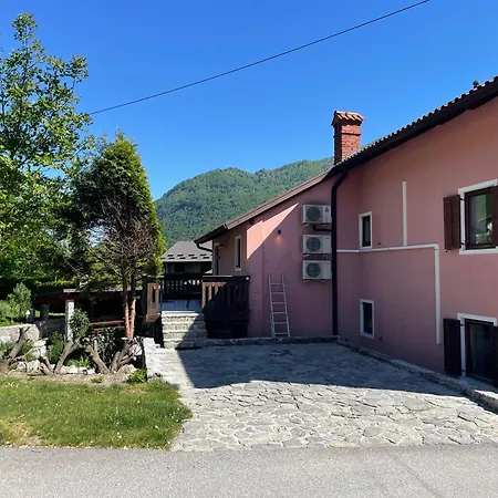 House Maharac With 3 Apartments Till 15 Persons Kamno