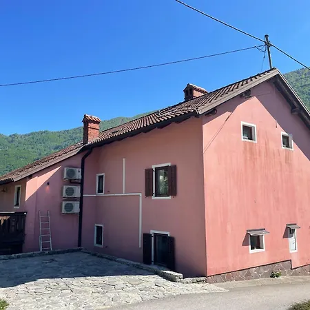 House Maharac With 3 Apartments Till 15 Persons Holiday home *