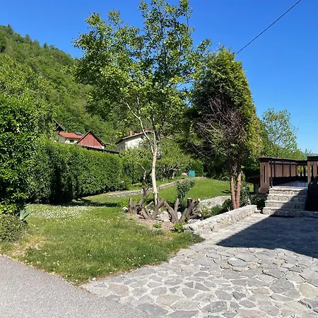 House Maharac With 3 Apartments Till 15 Persons Holiday home Kamno