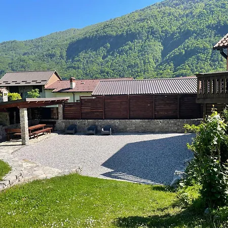 House Maharac With 3 15 Persons Nyaraló *