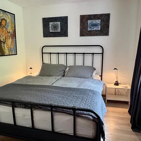 House Maharac With 3 Apartments Till 15 Persons