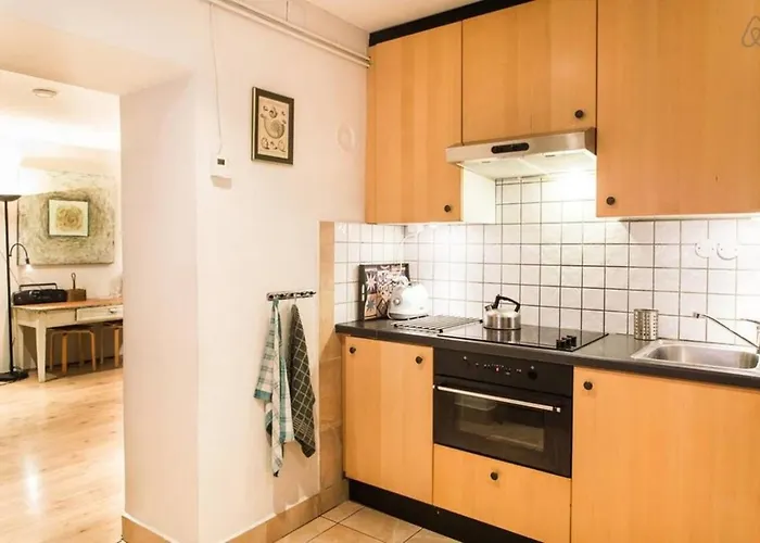 House Maharac With 3 15 Persons * Kamno