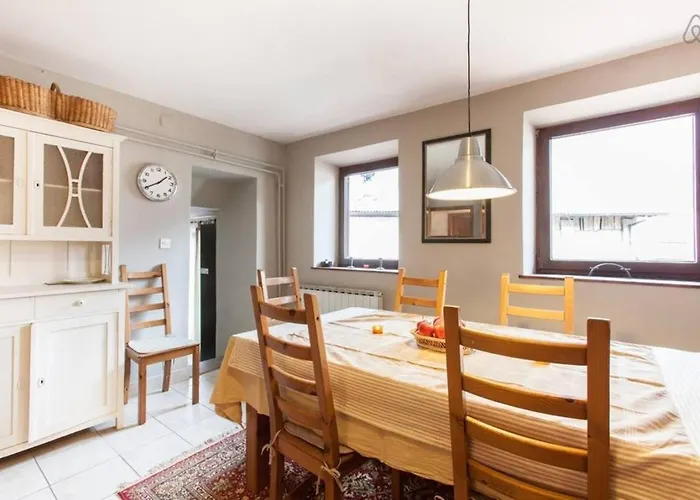 House Maharac With 3 15 Persons * Kamno