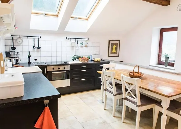 House Maharac With 3 15 Persons