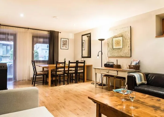 House Maharac With 3 15 Persons * Kamno