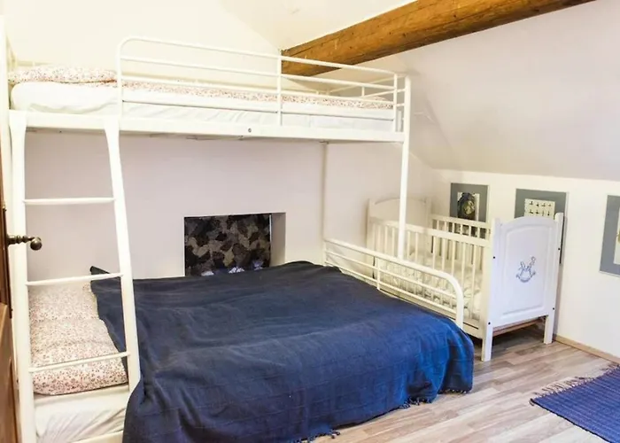 House Maharac With 3 15 Persons * Kamno