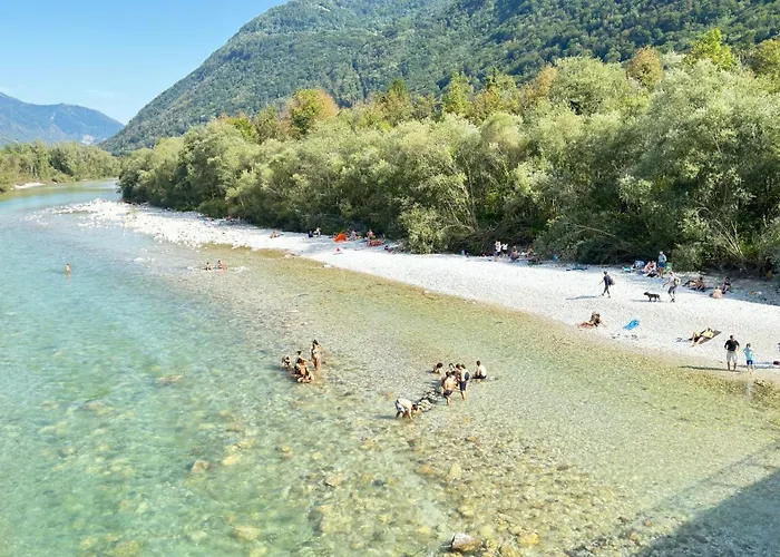 House Maharac With 3 15 Persons Kamno