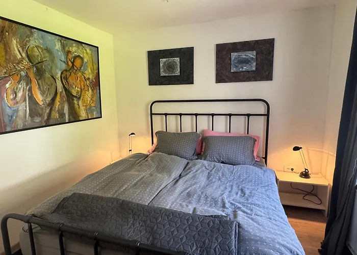 House Maharac With 3 15 Persons Kamno