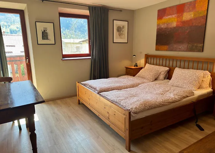 House Maharac With 3 15 Persons * Kamno