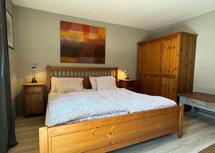 House Maharac With 3 15 Persons